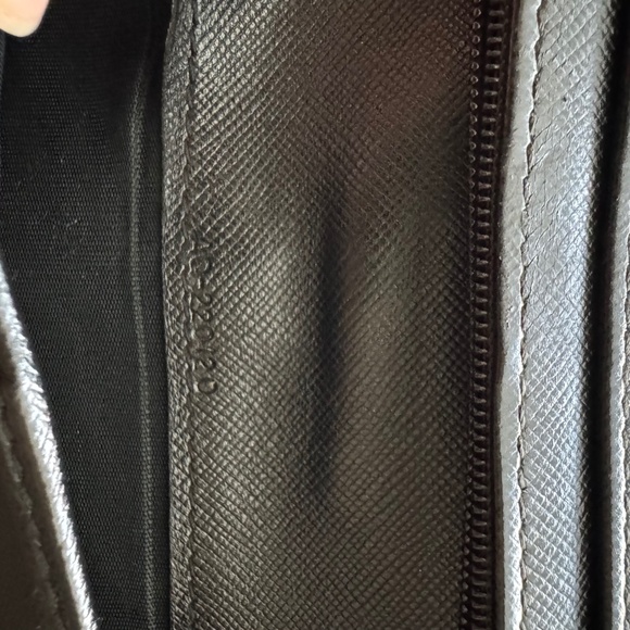 Salvatore Ferragamo Black Leather Wallet - Picture 6 of 8